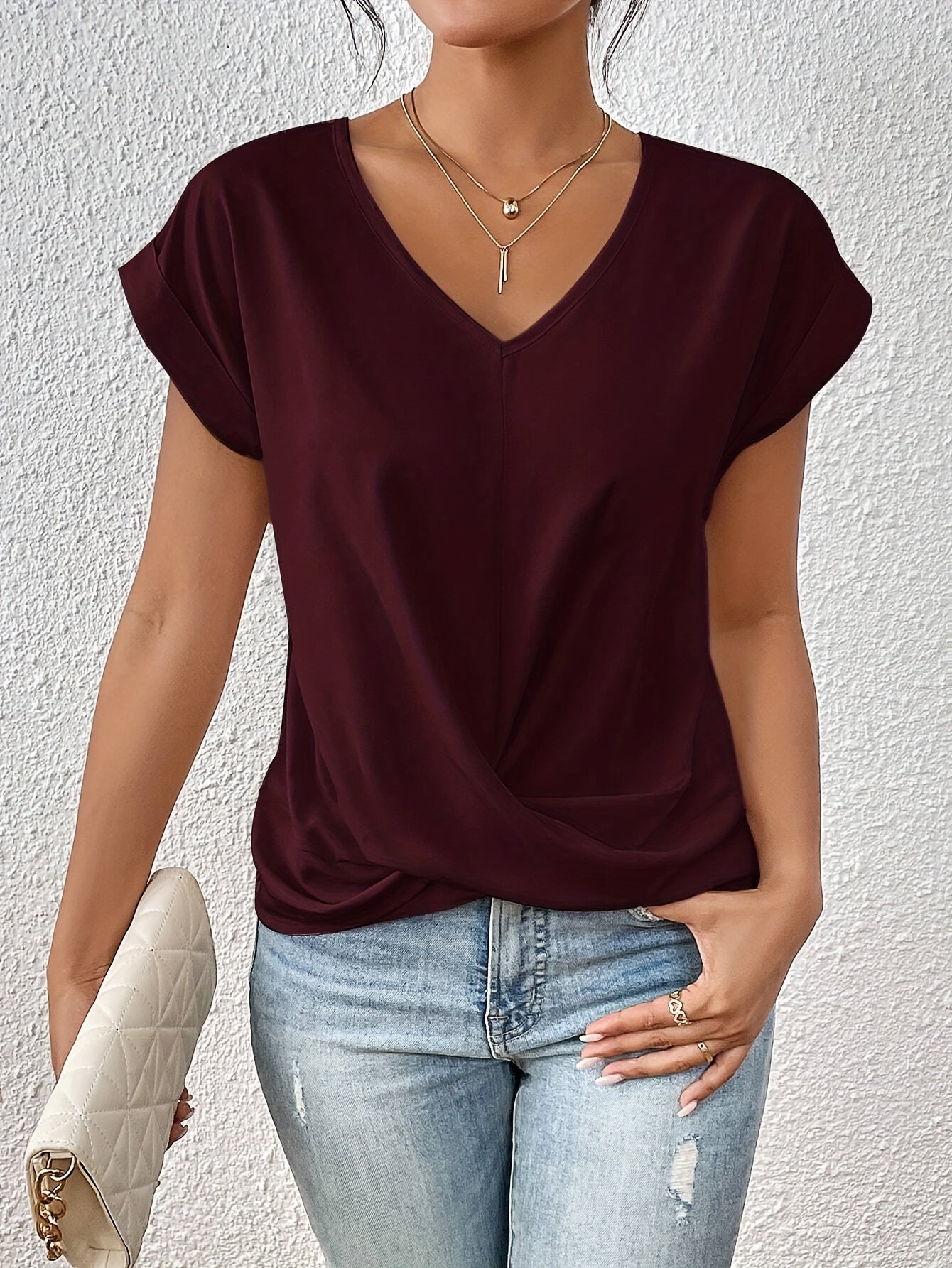 MOREAU LYON | T-SHIRT À COL EN V ÉLÉGANT POUR FEMME