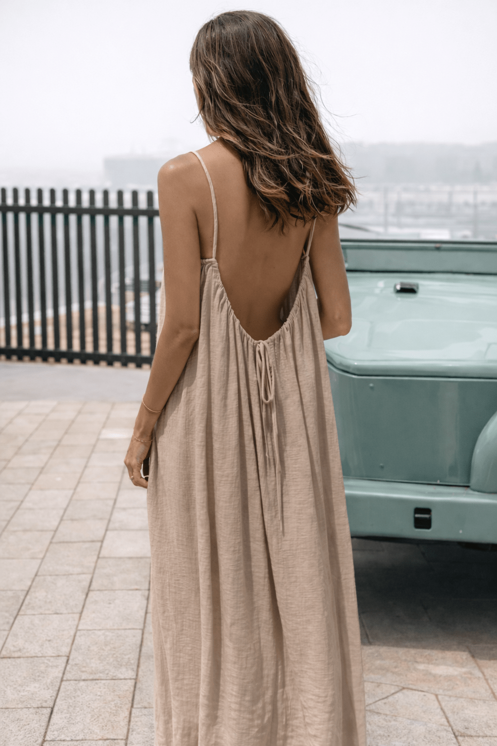 MOREAU LYON | ROBE MAXI À DOS DÉCOUVERTE POUR FEMMES